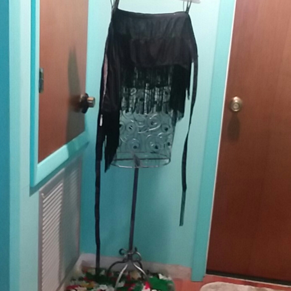 Linguirie Fringe Skirt - Picture 5 of 8